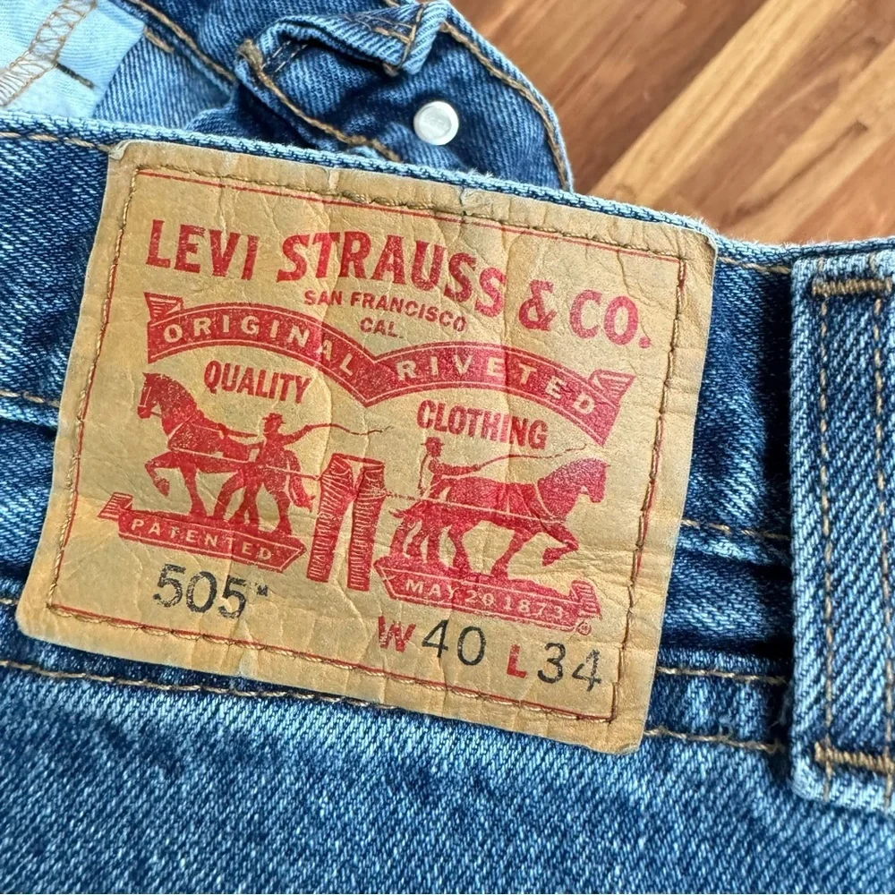 Levi's 505 Men's‎ Straight Leg Medium Wash Size W40/ L34